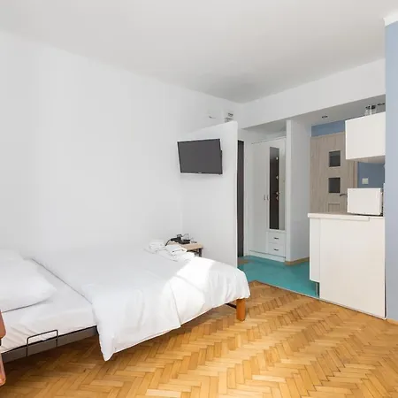 Brzozowa Old Town Square By Bookinghost Varsovie