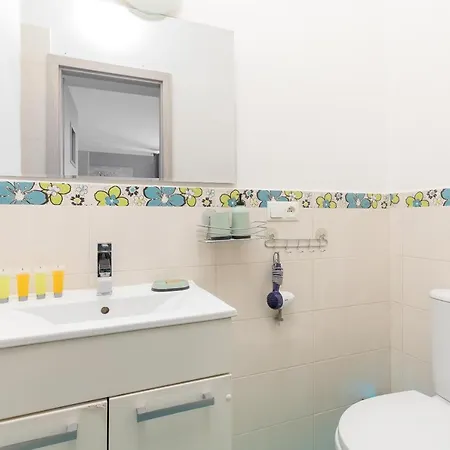 Brzozowa Old Town Square Apartment *