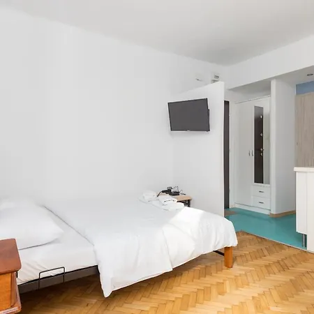 Brzozowa Old Town Square By Bookinghost وارسو